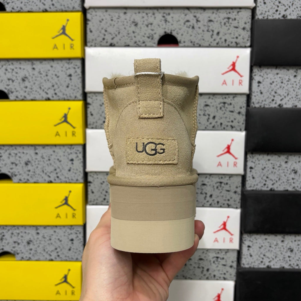 UGG Classic Ultra Mini Platform Boot – Suede Ankle Boot with Shearling Lining, Cross-Strap Lace Closure & Chunky Tonal SugarSole Platform in Sand