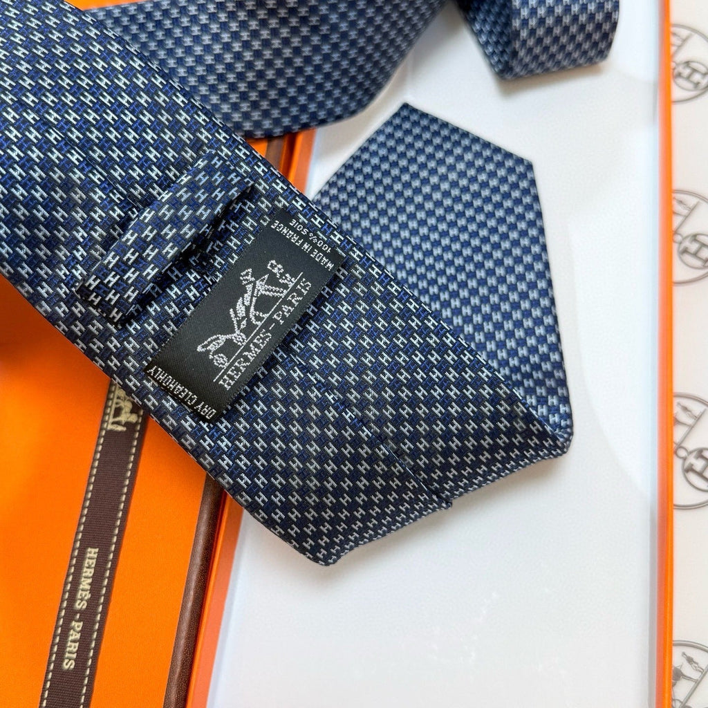 Hermès Style Men's Micro Pattern Silk Tie