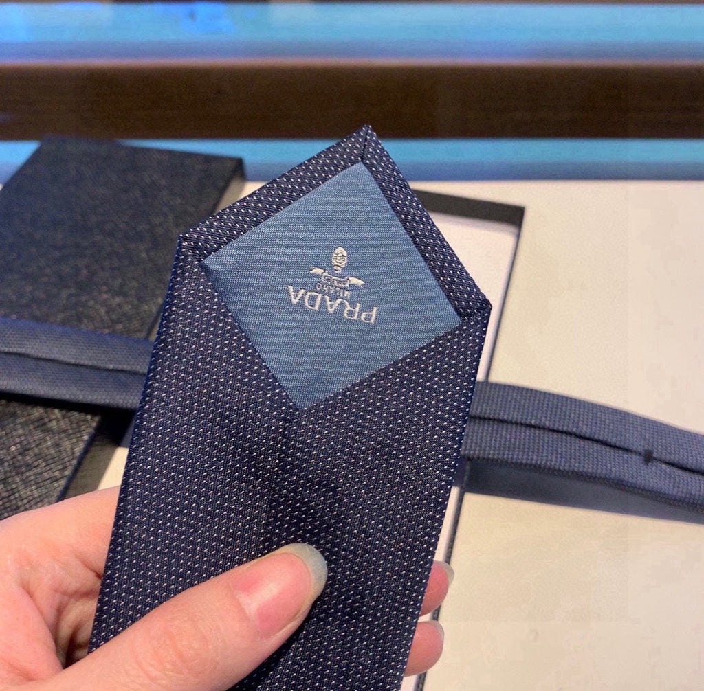 Prada Style Men's Solid Navy Silk Tie