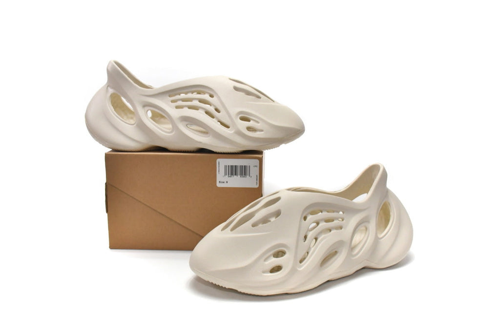 Adidas Yeezy Foam RNNR Sand Reps Sneaker FY4567