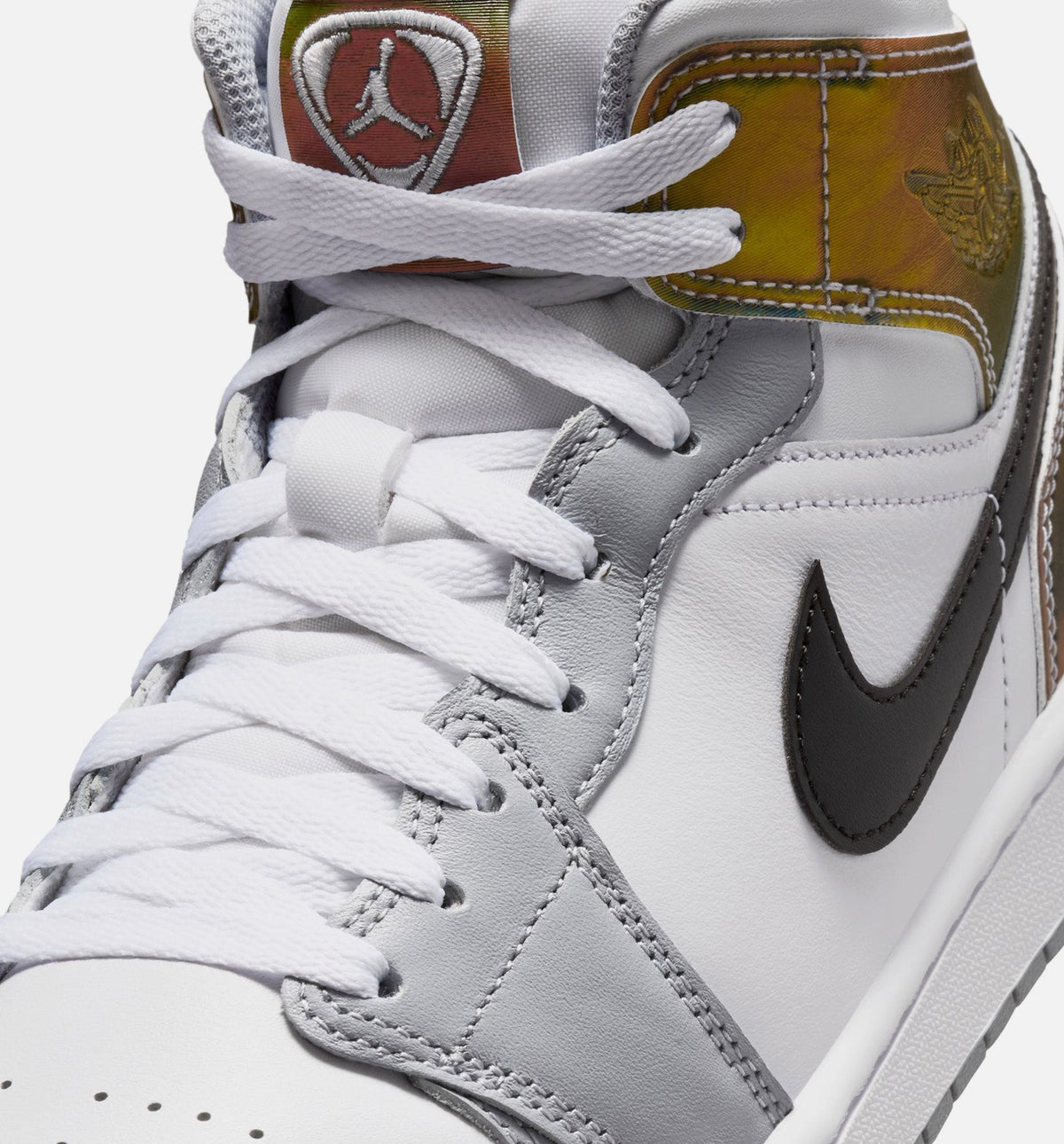 Air Jordan 1 Mid SE – Men's Lifestyle Shoe in Black/White/Wolf Grey