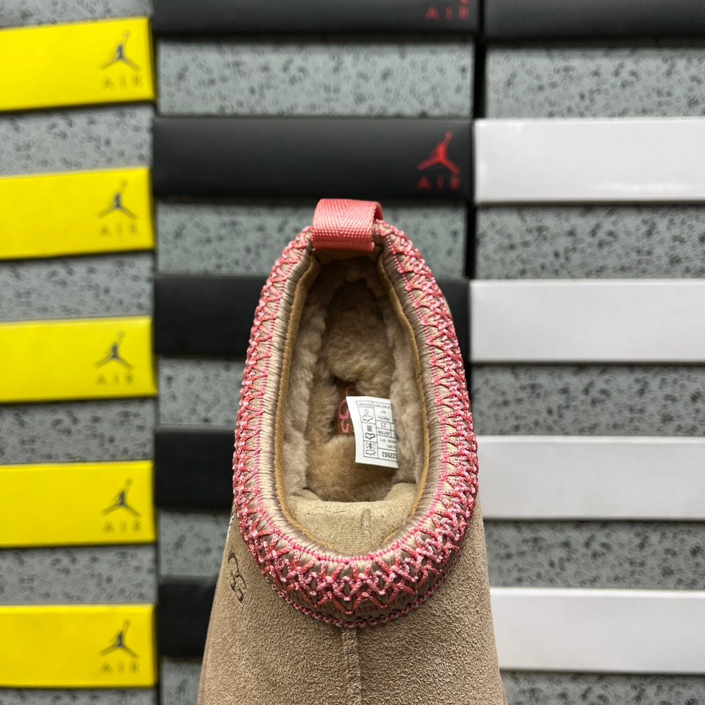 UGG Tazz Platform Slipper Boot in Chestnut