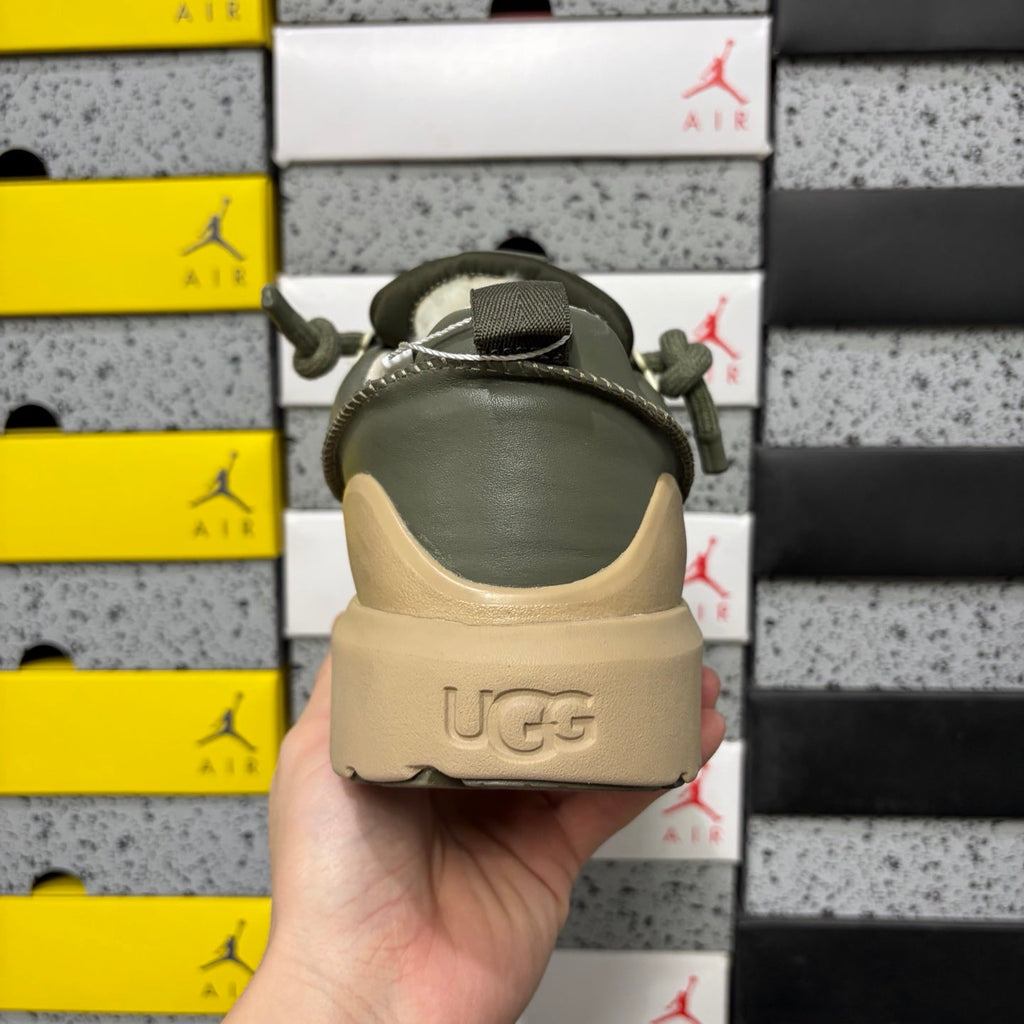 UGG Tazz Platform Sneaker – Women’s Wool-Lined Lace-Up in Olive Green