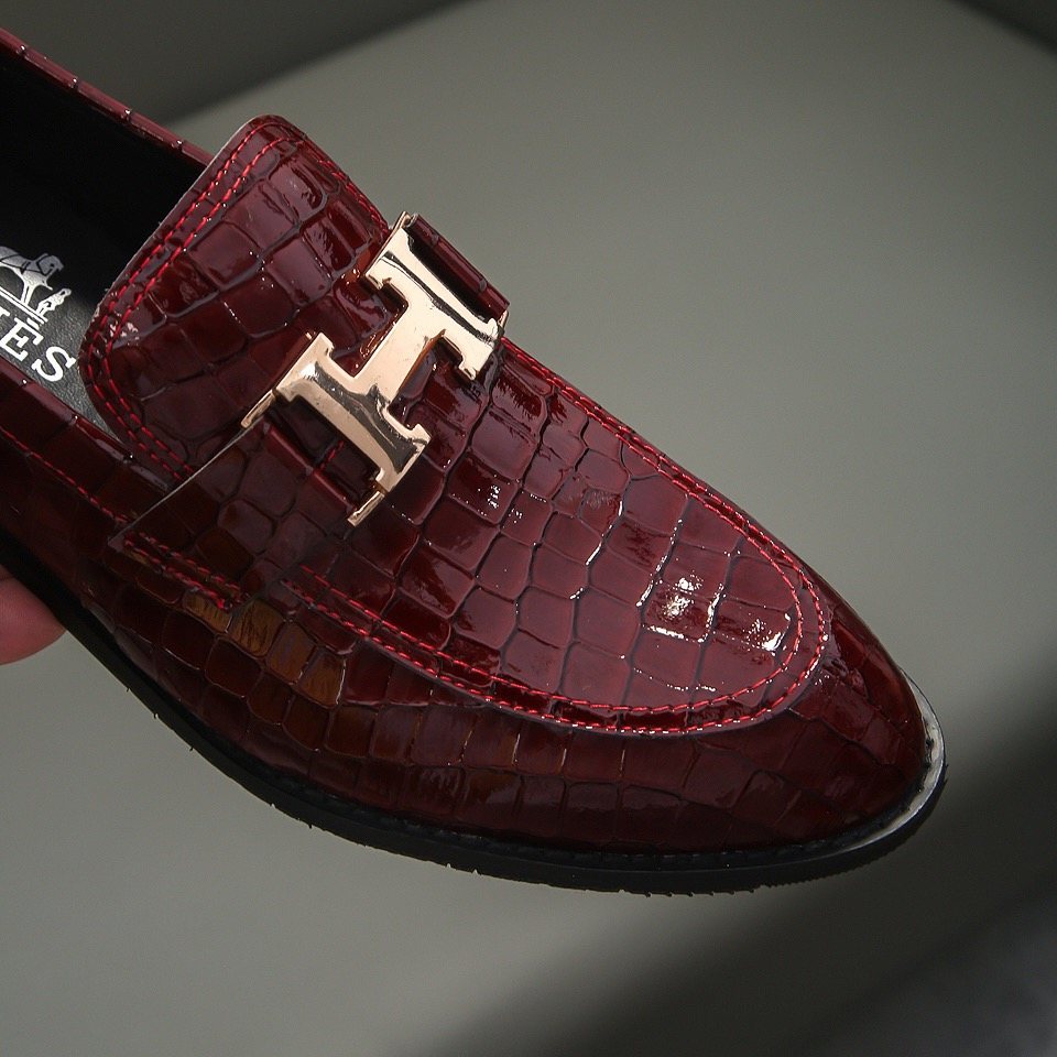 Hermès Burgundy Crocodile-Pattern Loafers