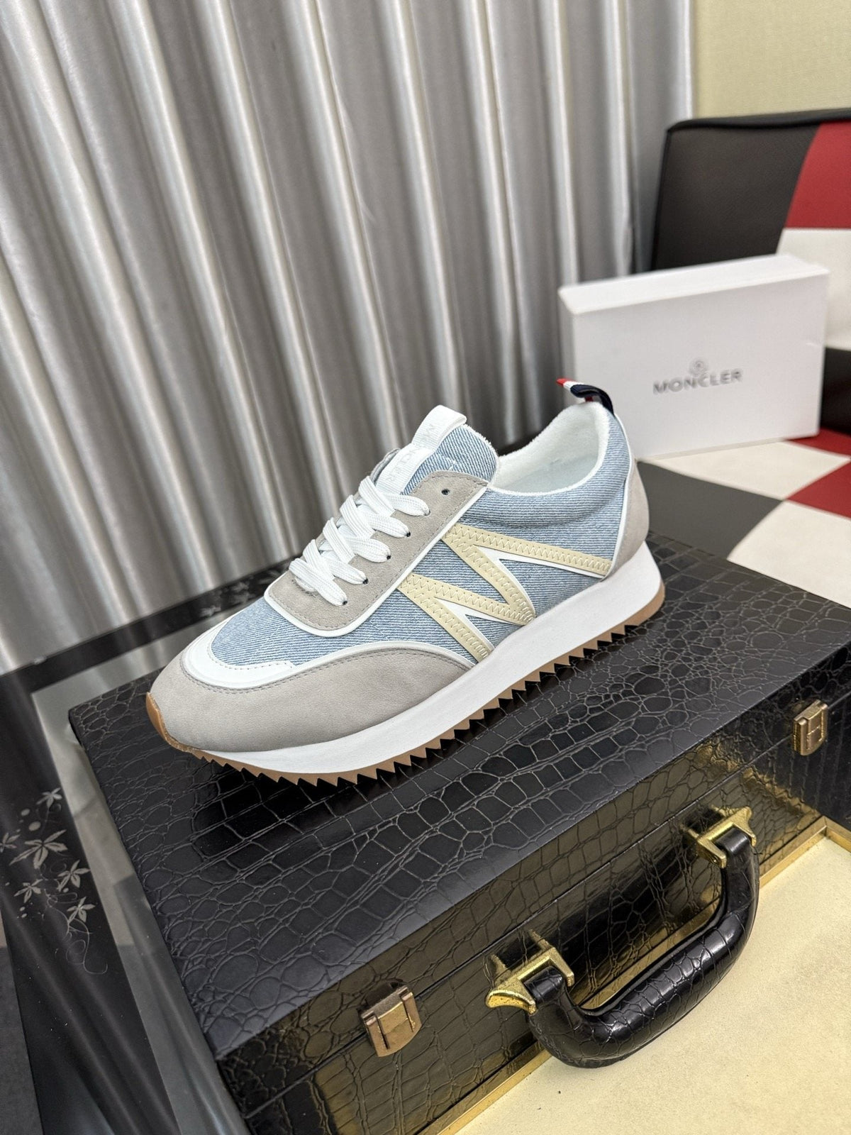 Moncler Men's Light Blue Panel Low-Top Sneakers