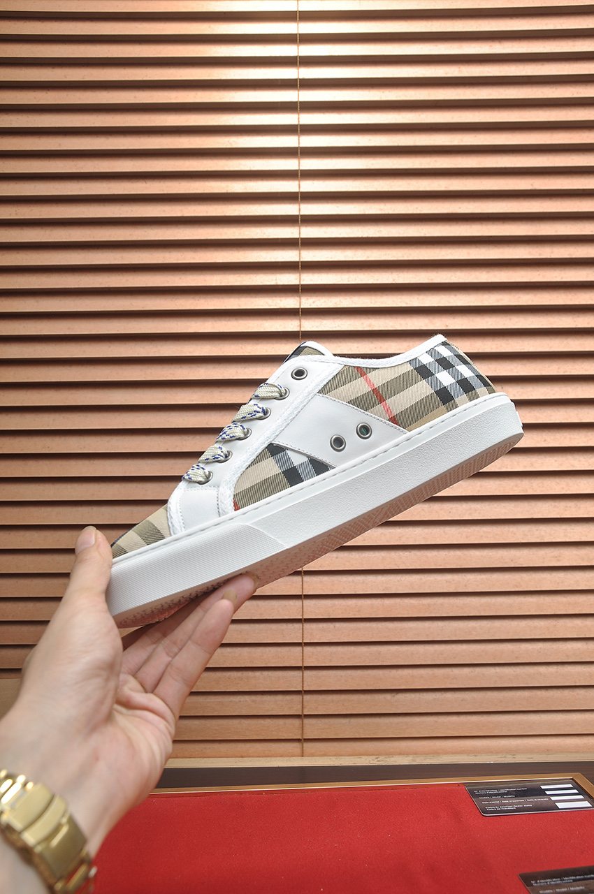 Burberry Check Low-Top Sneakers - Padded Collar