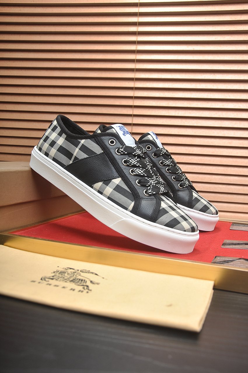 Burberry Check Low-Top Sneakers - Padded Collar