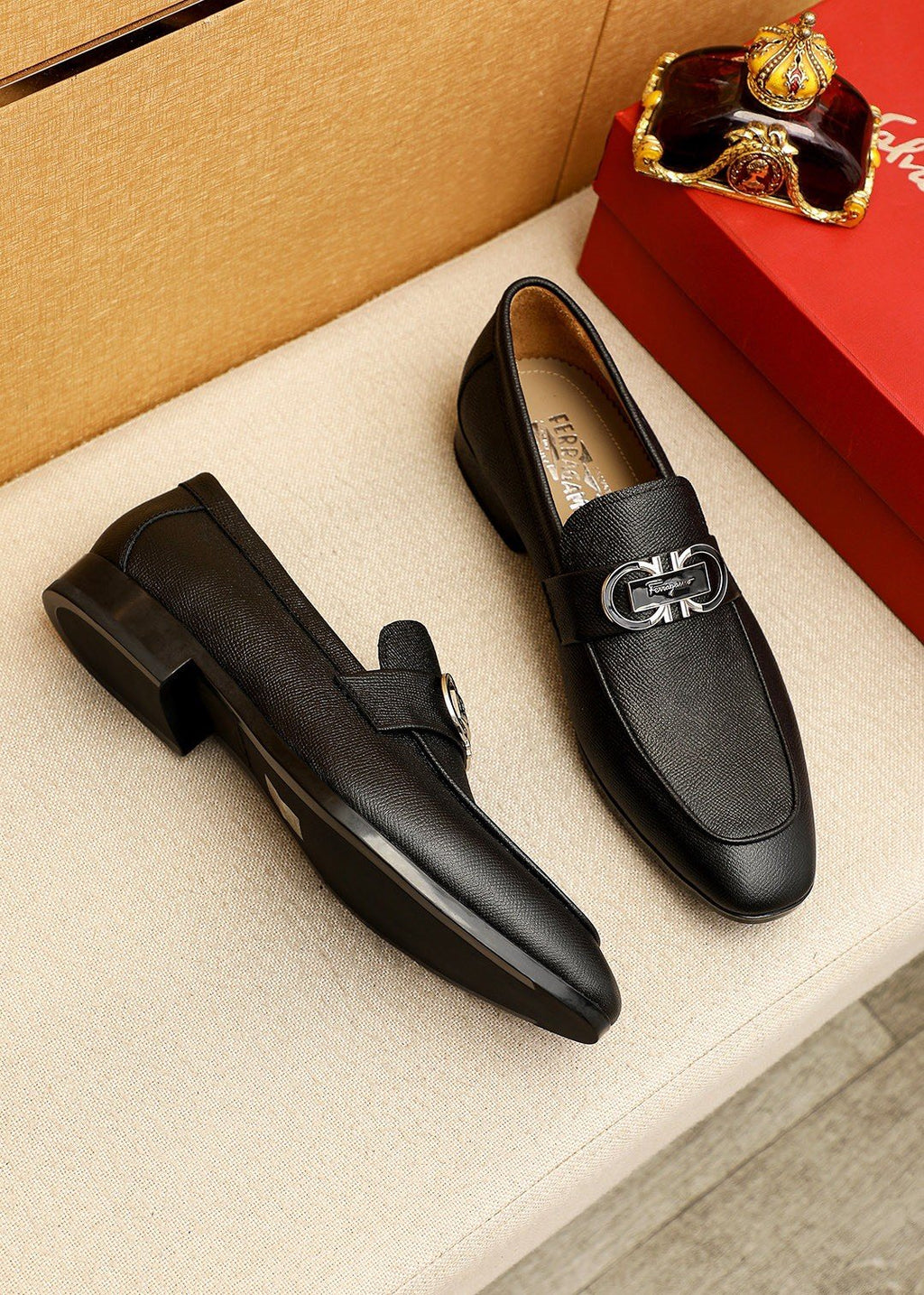 Ferragamo Men's Textured Buckle Loafers